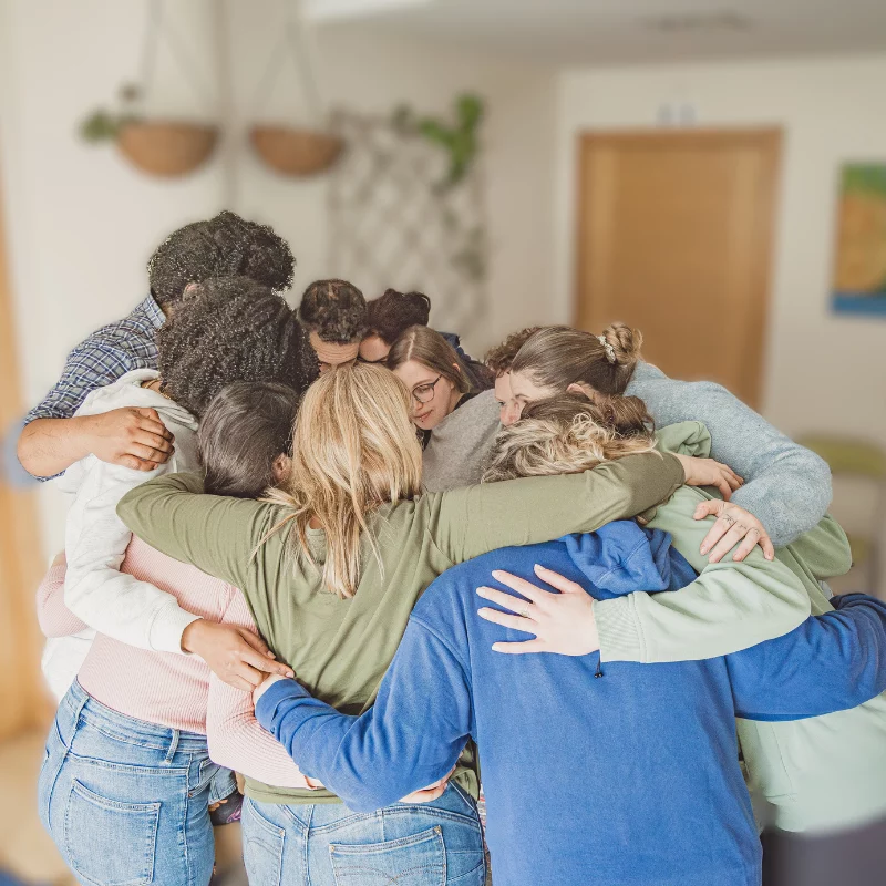 Grupo en una sesión de constelaciones familiares